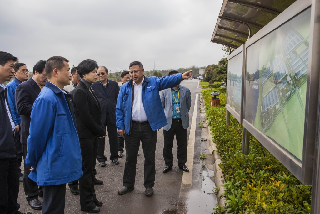 長沙市委常委、副市長張迎春一行蒞臨山河智能考察調(diào)研